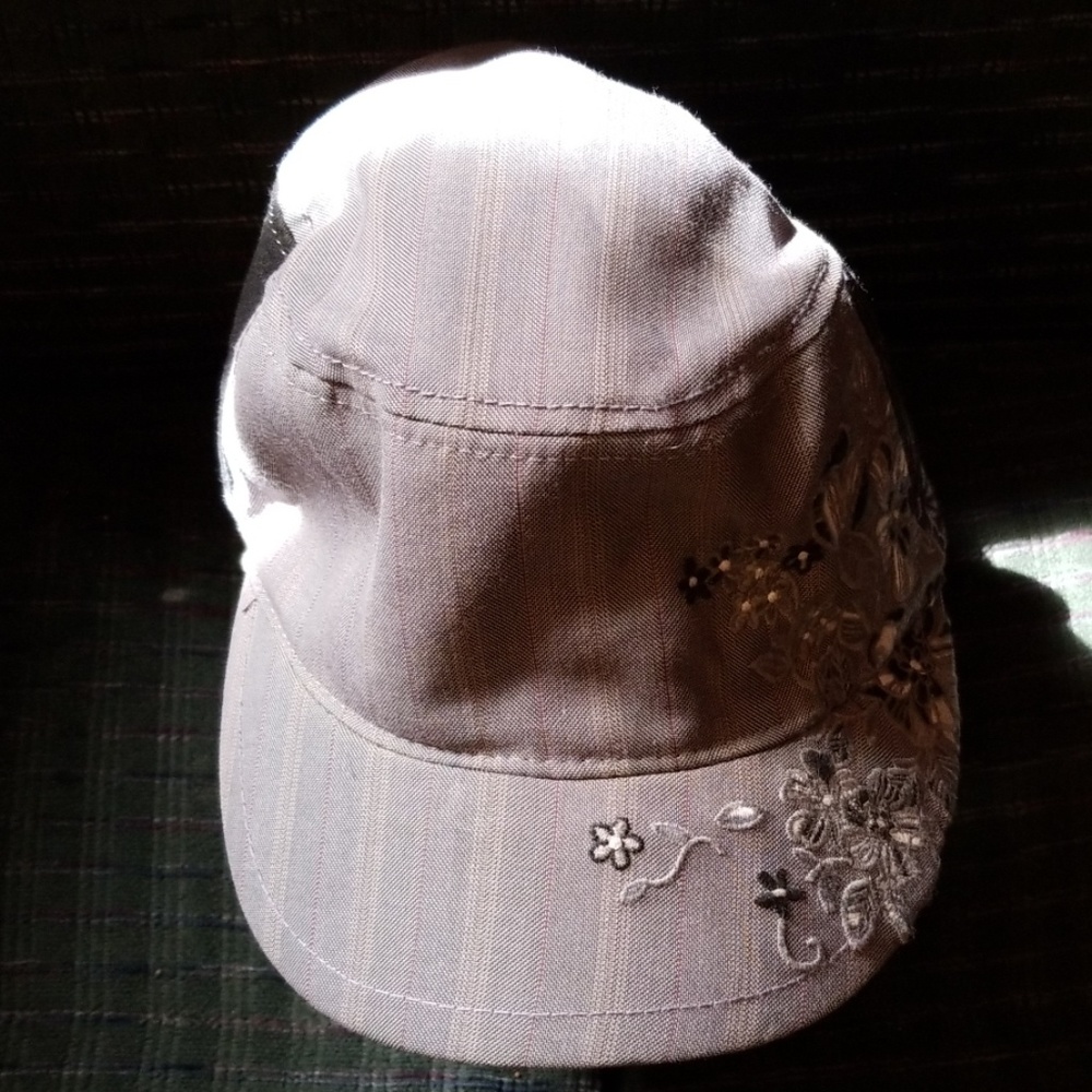 Women's Grey & Black Butterfly/ Flower Print Hat